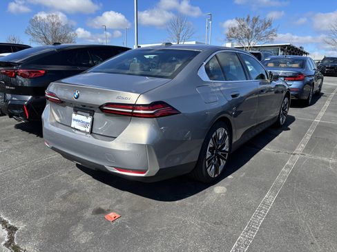 Used 2024 BMW 530i image 22