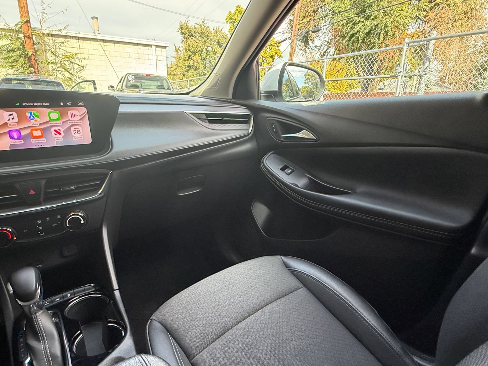 Used 2025 Buick Encore GX Preferred AWD/4WD image 34