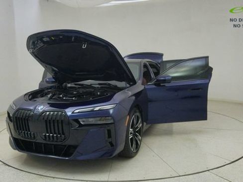 Used 2023 BMW 760i xDrive AWD/4WD image 73