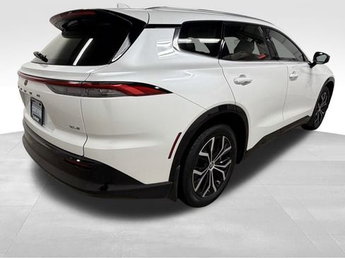 Used 2025 Toyota Crown Signia image 7