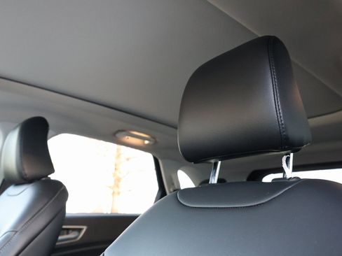 Used 2022 Ford Edge SEL w/ Convenience Package image 15