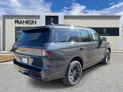 New 2026 Lincoln Navigator Reserve w/ Jet Appearance Package AWD/4WD image 7