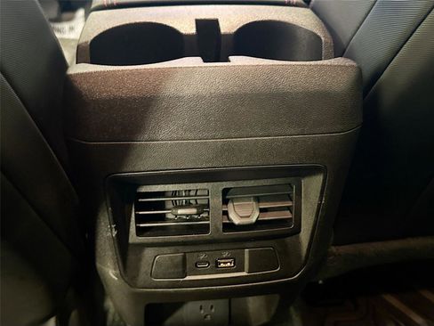 Used 2023 Chevrolet Colorado Z71 image 24