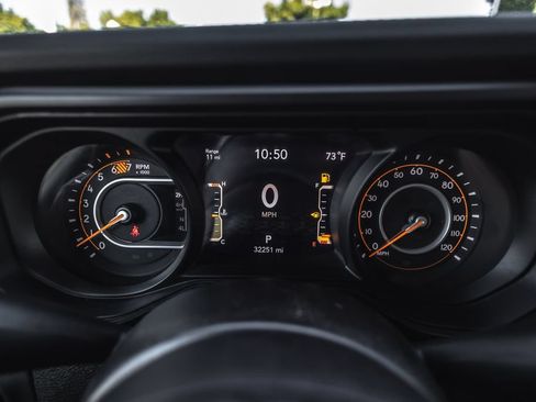 Used 2024 Jeep Wrangler Unlimited Rubicon AWD/4WD image 12