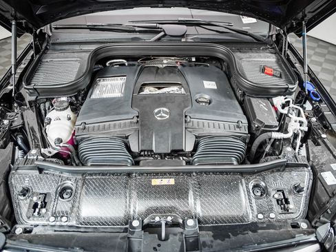 New 2026 Mercedes-Benz GLS 580 4MATIC image 4