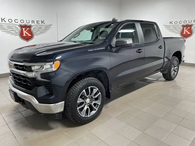 Used 2024 Chevrolet Silverado 1500 LT AWD/4WD image 3