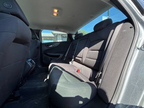 Used 2025 Chevrolet Malibu LT FWD image 19