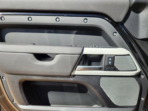 New 2024 Land Rover Defender 130 S image 22