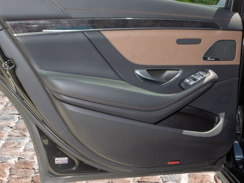 Used 2018 Mercedes-Benz S 450 4MATIC Sedan w/ Premium Package image 12