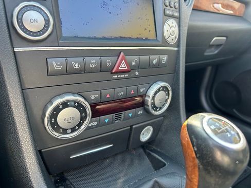 Used 2009 Mercedes-Benz SLK 300 SLK 300 image 32