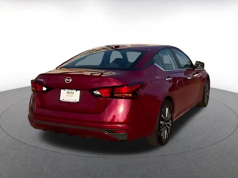 Used 2025 Nissan Altima 2.5 SV image 11