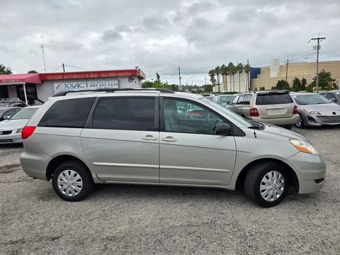 Used 2009 Toyota Sienna LE image 8