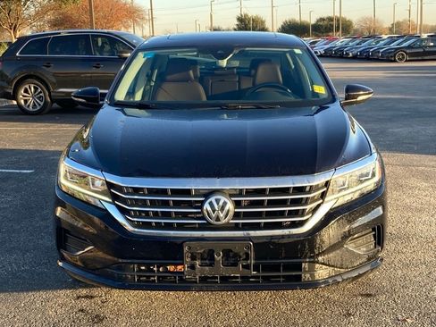 Used 2022 Volkswagen Passat 2.0T SE image 2