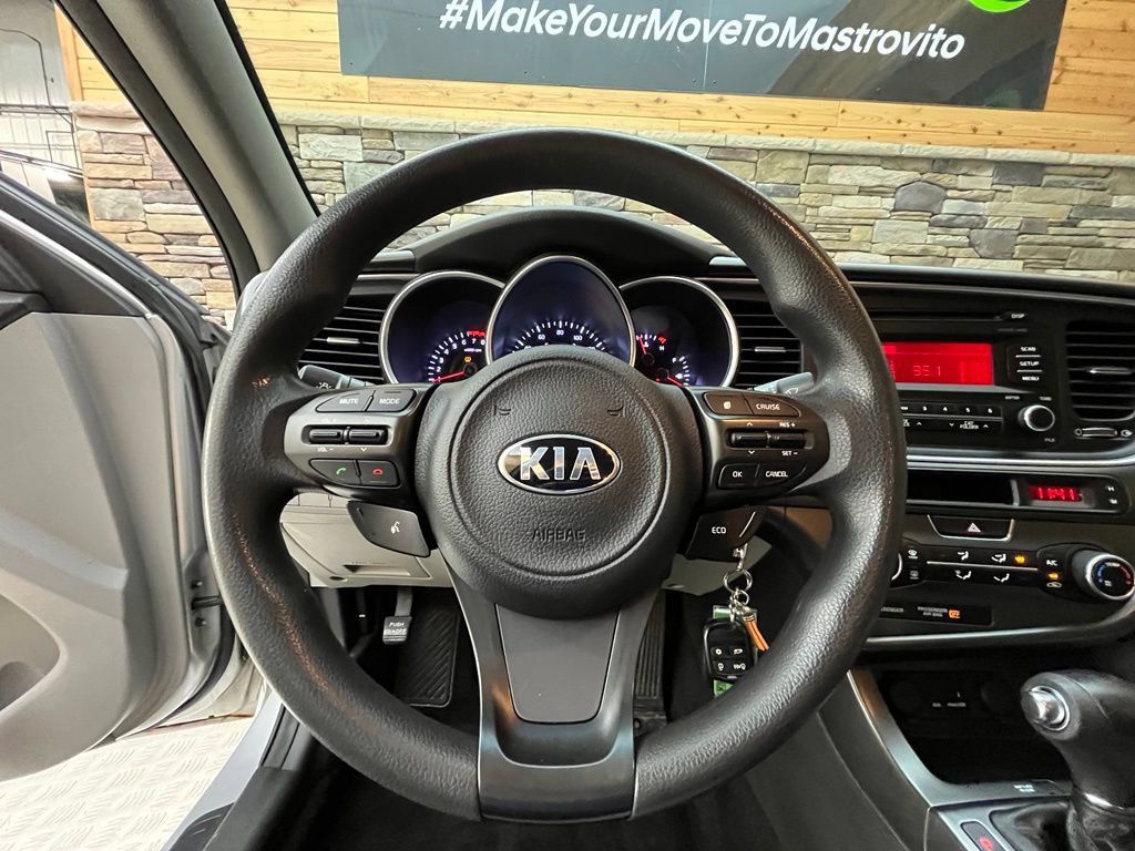 Used 2015 Kia Optima LX FWD image 31