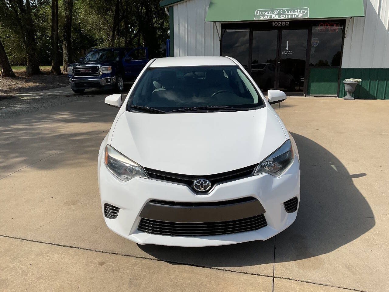 Used 2016 Toyota Corolla LE FWD image 4