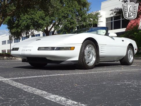Used 1992 Chevrolet Corvette Convertible image 7