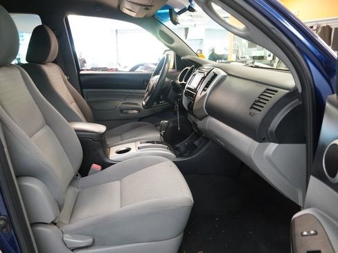 Used 2015 Toyota Tacoma 4x4 Double Cab w/ SR5 Package image 32