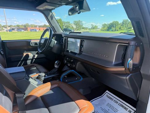 Certified 2023 Ford Bronco Outer Banks w/ Sasquatch Package AWD/4WD image 14