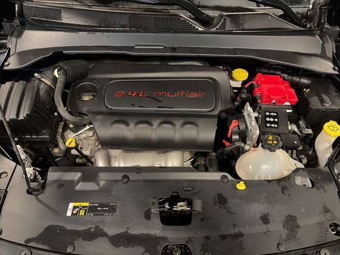 Used 2021 Jeep Compass Latitude w/ Sun and Sound Group AWD/4WD image 39