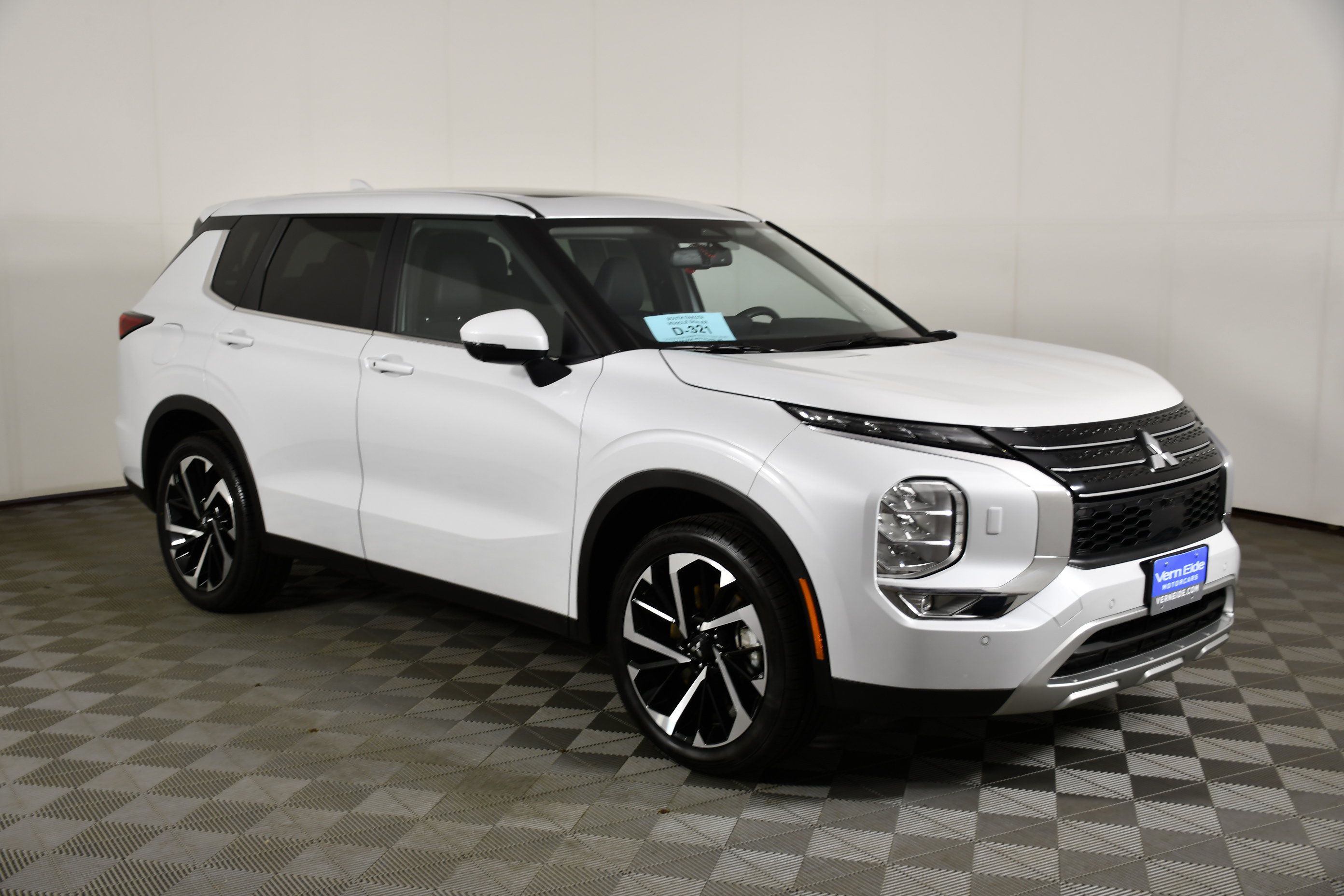 Used 2024 Mitsubishi Outlander SE AWD/4WD image 4