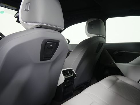 New 2026 BMW i5 eDrive40 w/ M Sport Package image 16