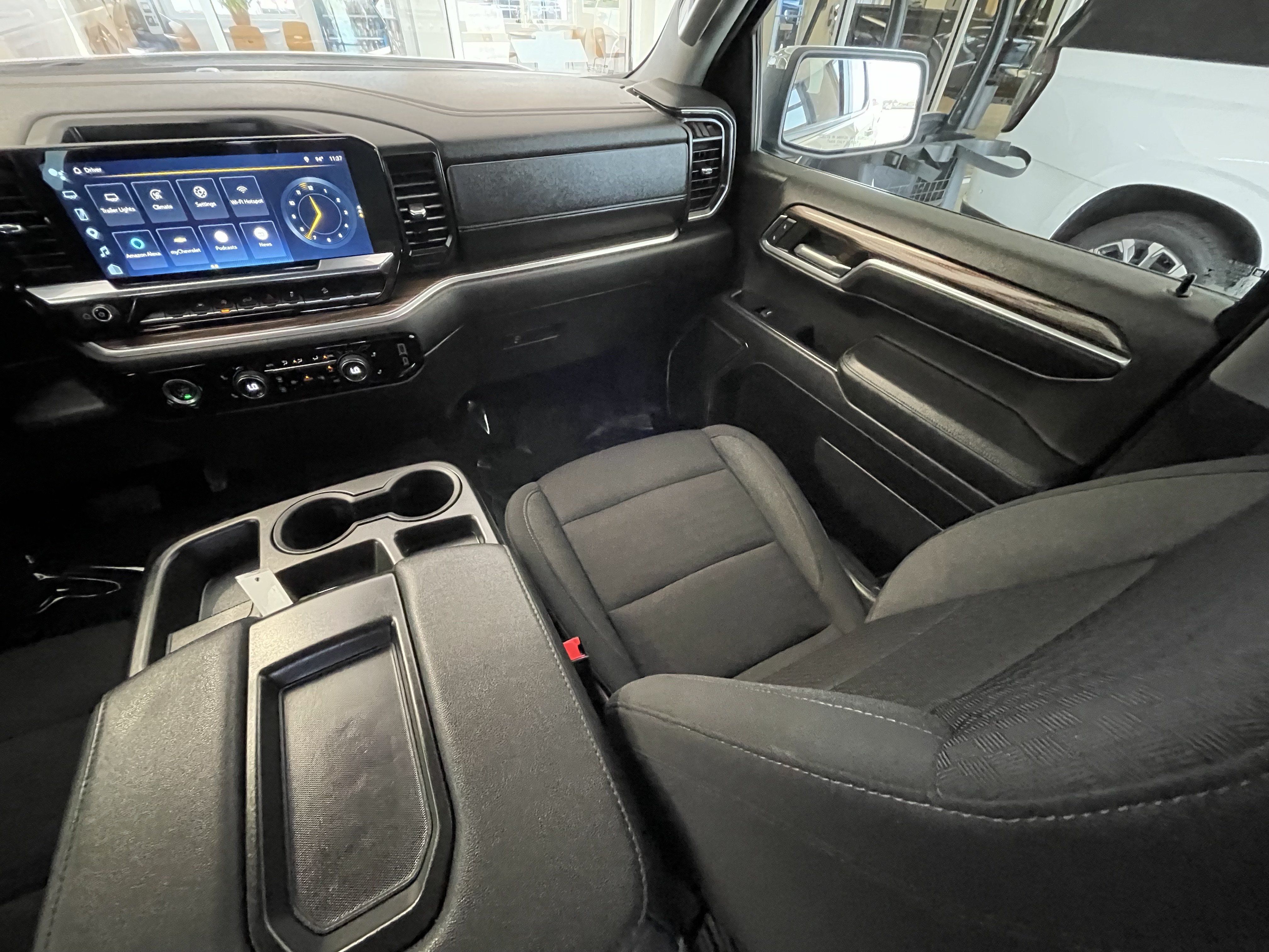 Certified 2023 Chevrolet Silverado 1500 LT w/ Z71 Off-Road Package AWD/4WD image 30