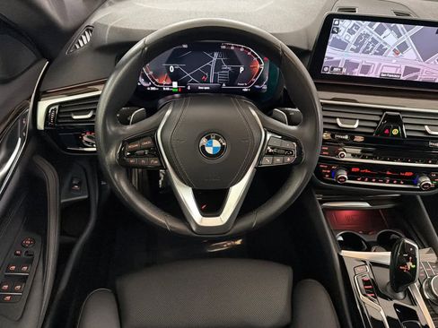 Used 2023 BMW 540i w/ Convenience Package image 14