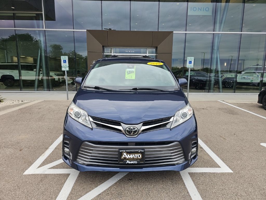 Used 2018 Toyota Sienna XLE w/ XLE Navigation Package FWD image 8