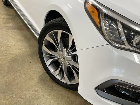Used 2017 Hyundai Sonata Limited 2.0T FWD image 11