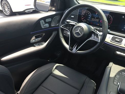 Certified 2025 Mercedes-Benz GLS 450 4MATIC image 28