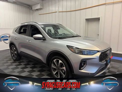 Used 2023 Ford Escape Platinum AWD/4WD image 1