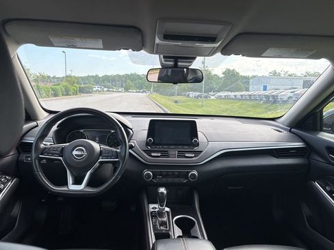 Used 2024 Nissan Altima 2.5 SR FWD image 5