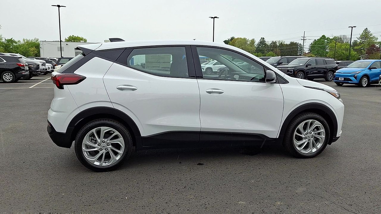 New 2027 Chevrolet Bolt LT w/ Comfort Package FWD image 3