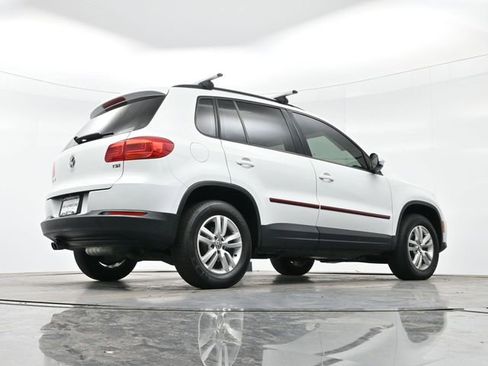 Used 2017 Volkswagen Tiguan S image 28