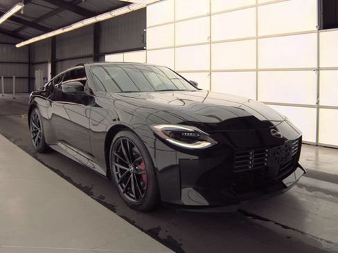 Used 2025 Nissan Z Performance w/ Floor Mat Package RWD image 7