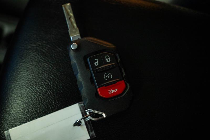 Used 2024 Jeep Wrangler Unlimited Sahara AWD/4WD image 21