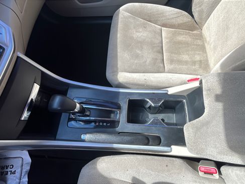 Used 2013 Honda Accord LX image 17