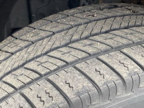 Used 2017 Nissan Rogue SV w/ SV Premium Package image 34