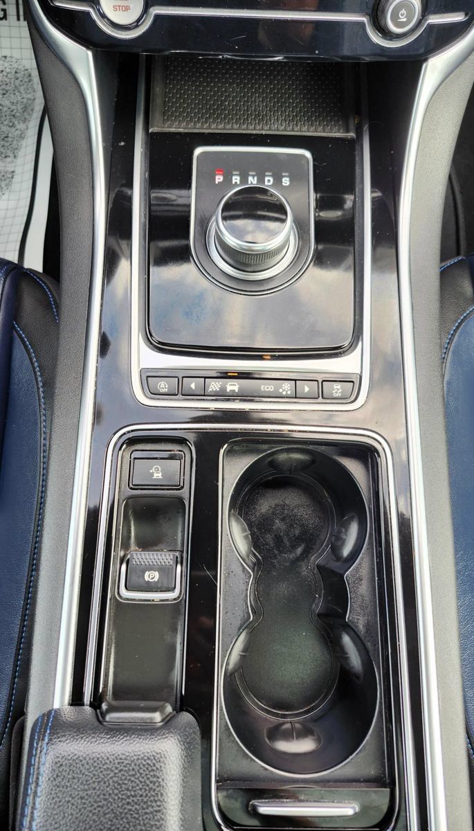 Used 2019 Jaguar XE R-Sport RWD image 23