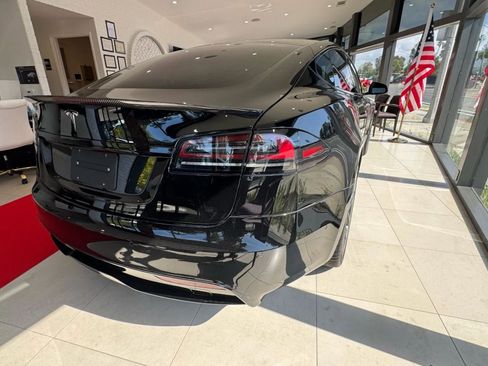 Used 2022 Tesla Model S image 5