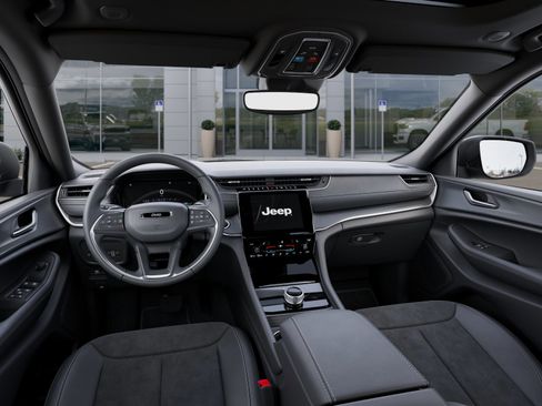 New 2025 Jeep Grand Cherokee L Altitude image 14
