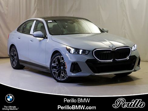 Used 2027 BMW 550e xDrive w/ Executive Package AWD/4WD image 1