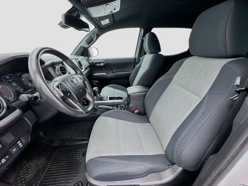 Used 2021 Toyota Tacoma TRD Sport image 13