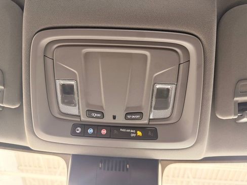 Used 2024 GMC Sierra 1500 Elevation image 44