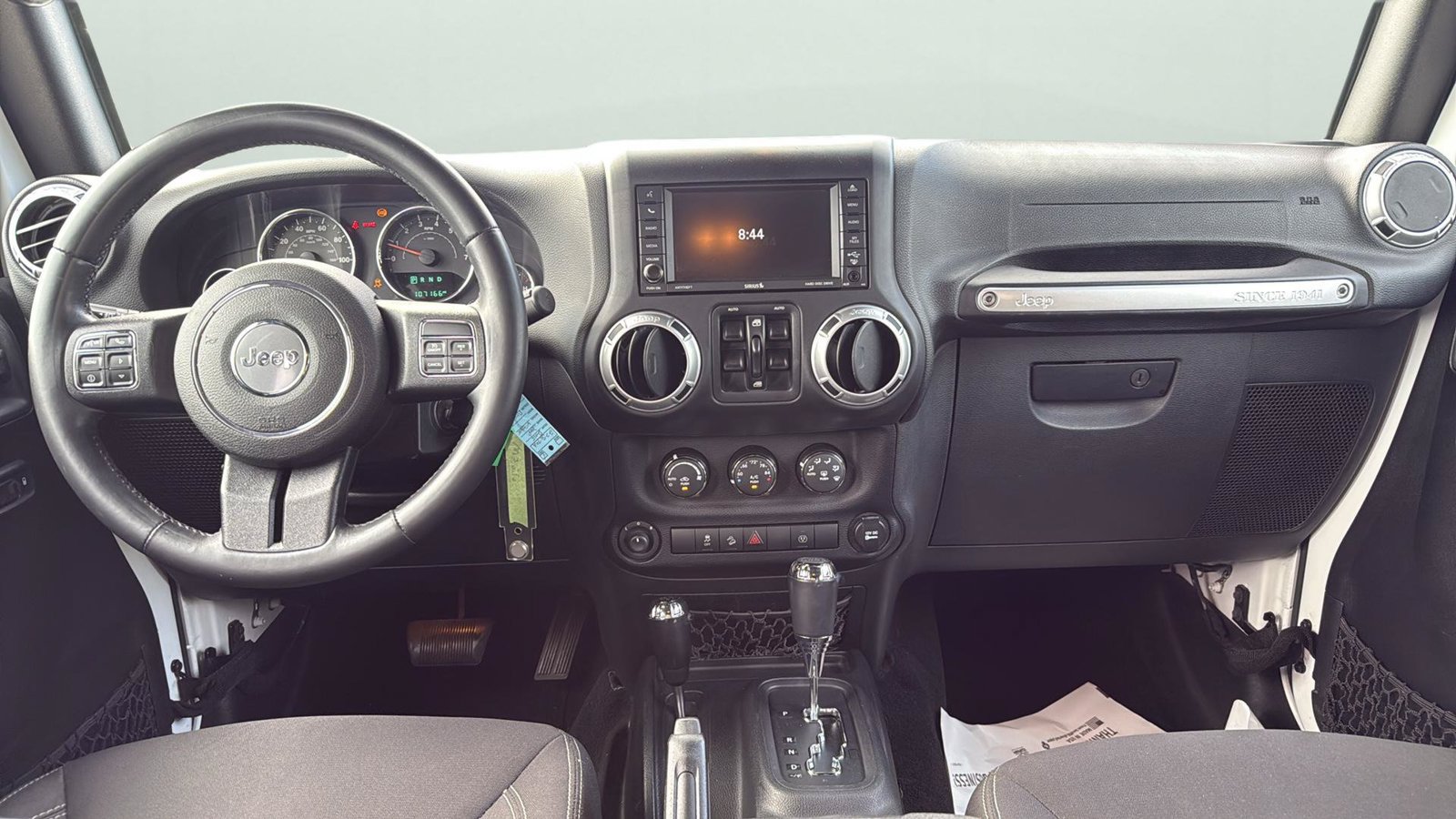 Used 2015 Jeep Wrangler Unlimited Sahara w/ Connectivity Group AWD/4WD image 19