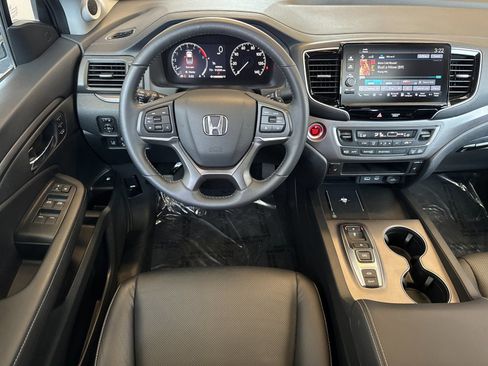 Used 2025 Honda Ridgeline RTL image 11