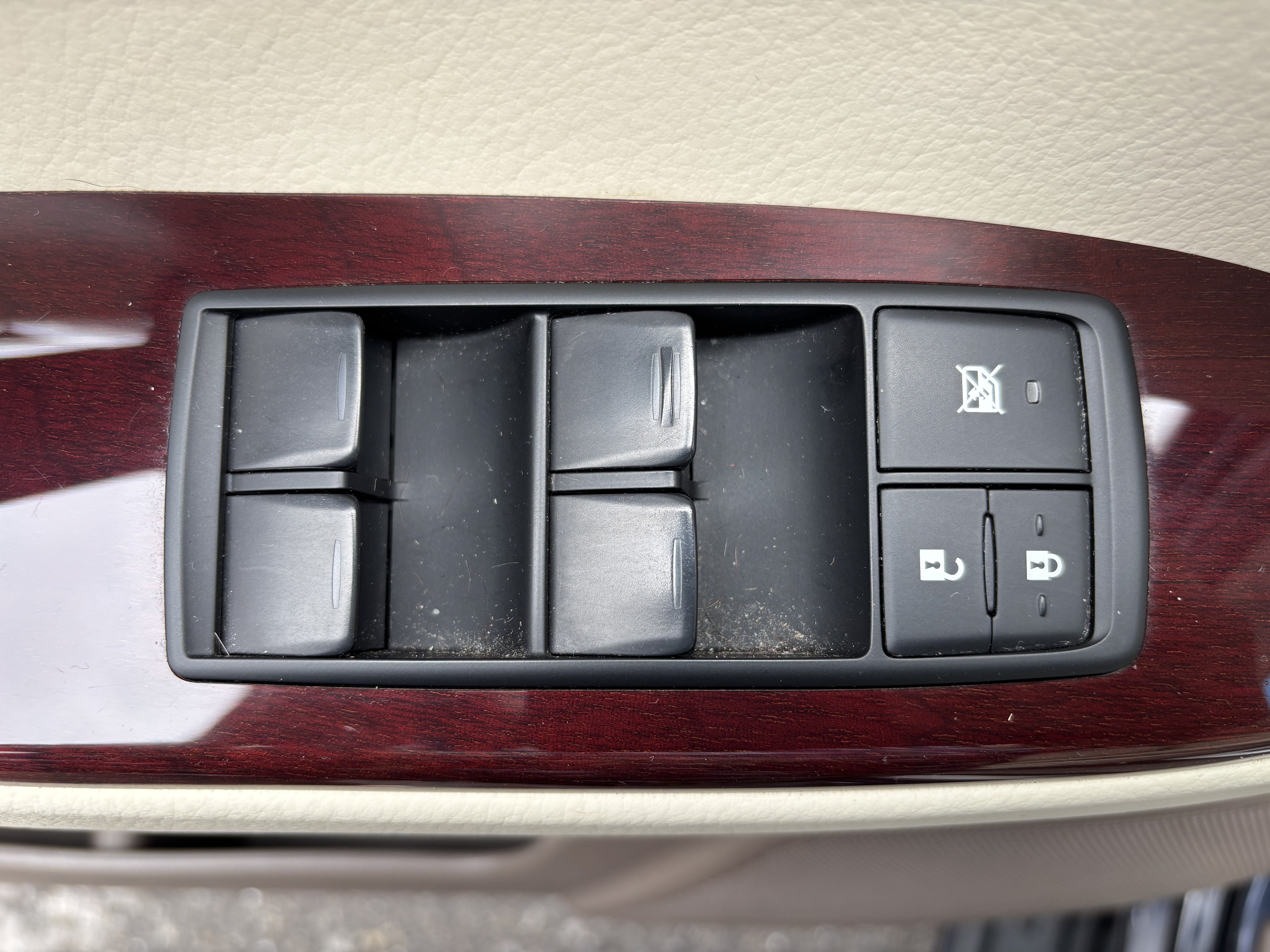 Used 2018 Lexus GX 460 Premium w/ Premium Package AWD/4WD image 17