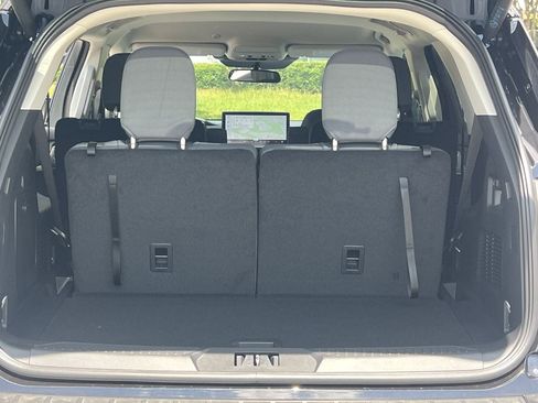 New 2026 Ford Explorer Active RWD image 18