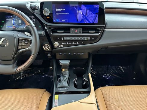 Used 2024 Lexus ES 300h Ultra Luxury w/ Accessory Package (Z1) image 24