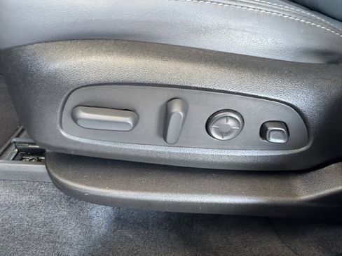 Used 2022 Buick Enclave Premium image 21